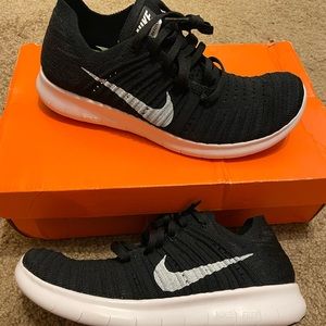 NWT - Nike Free RN Flyknit